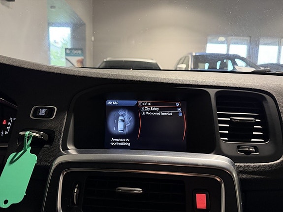 Volvo S60 19 of 30
