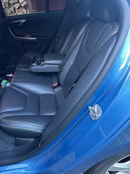 Volvo S60 7 of 8