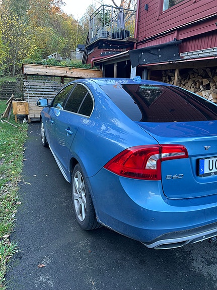 Volvo S60 4 of 8
