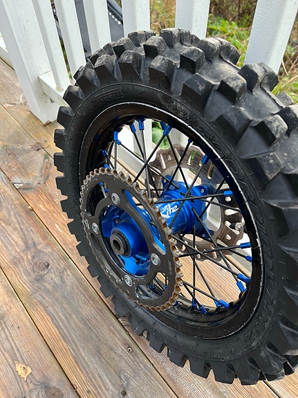 Product image 1 of 2