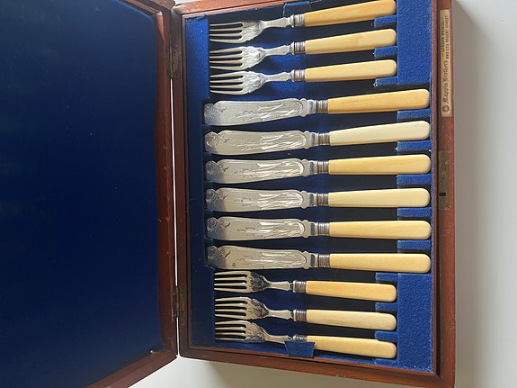 Product image 1 of 3