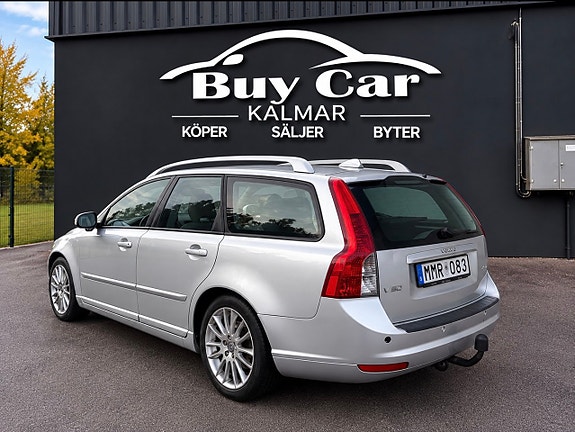 Volvo V50 2 of 13