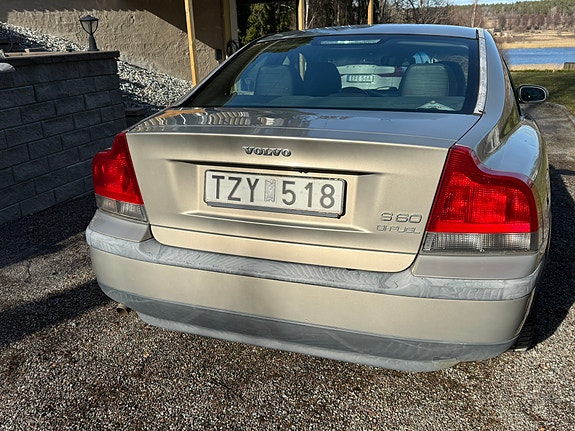 Volvo S60 12 of 16