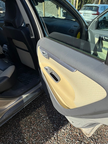 Volvo S60 7 of 16