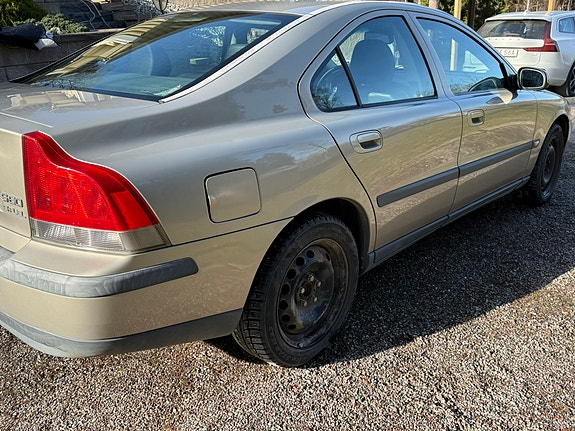 Volvo S60 11 of 16