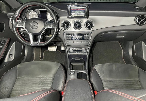 Mercedes-Benz GLA 200 12 of 19