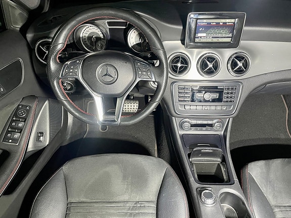 Mercedes-Benz GLA 200 11 of 19