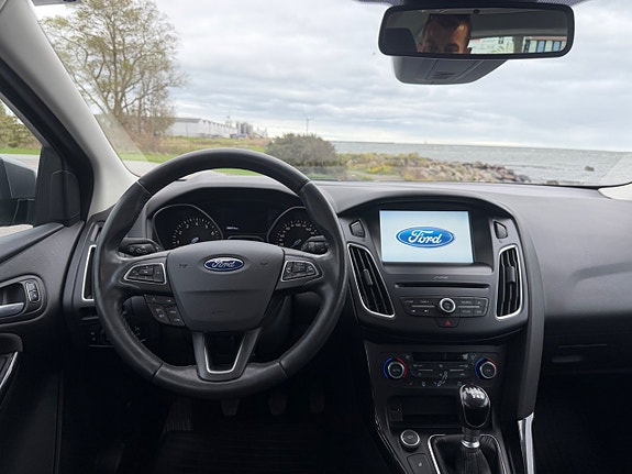 Ford Focus 8 of 15