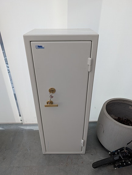 Product image 1 of 2