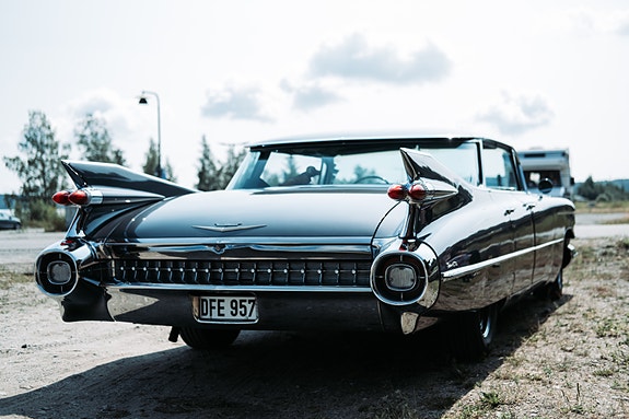 Cadillac Sedan DeVille 28 of 28