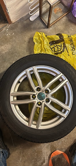 Product image 1 of 3