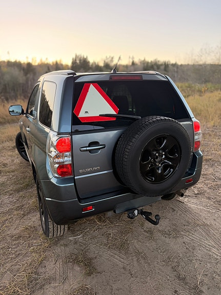 Suzuki Grand Vitara 3 of 7