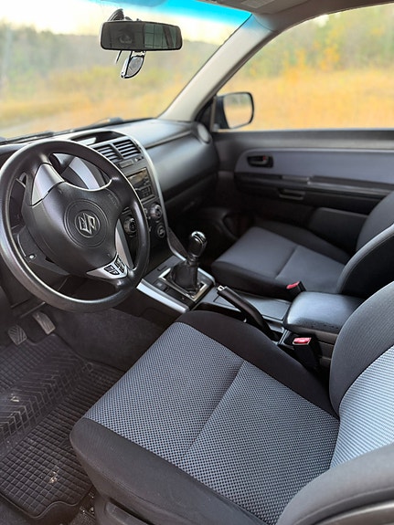 Suzuki Grand Vitara 5 of 7