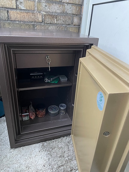 Product image 1 of 2
