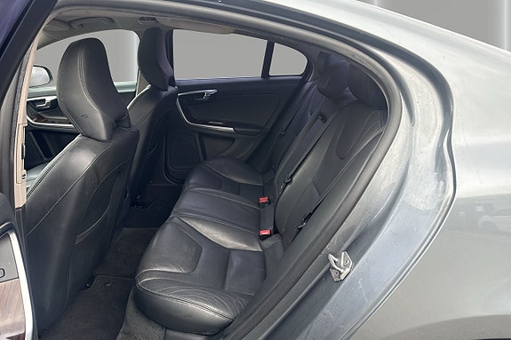 Volvo S60 11 of 15