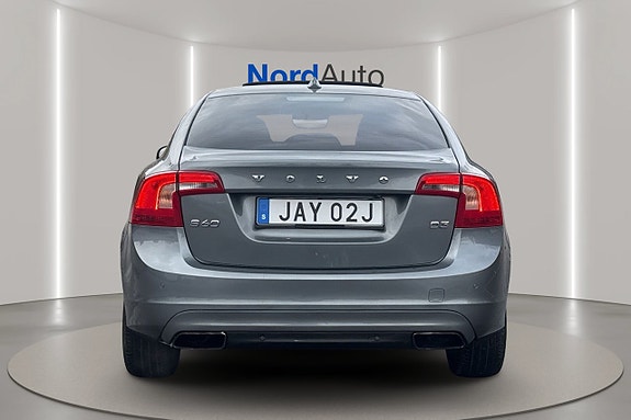 Volvo S60 4 of 15