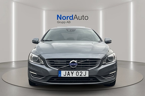 Volvo S60 8 of 15