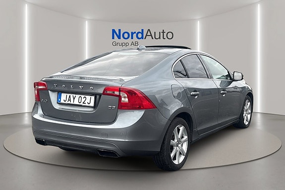 Volvo S60 5 of 15