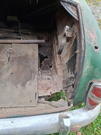 Mercedes-Benz 180 D 13 of 17