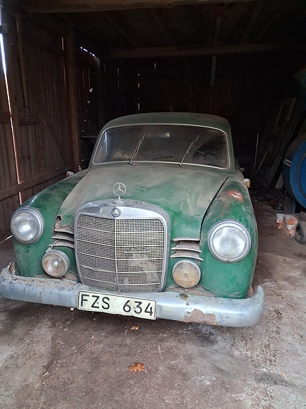 Mercedes-Benz 180 D 2 of 17