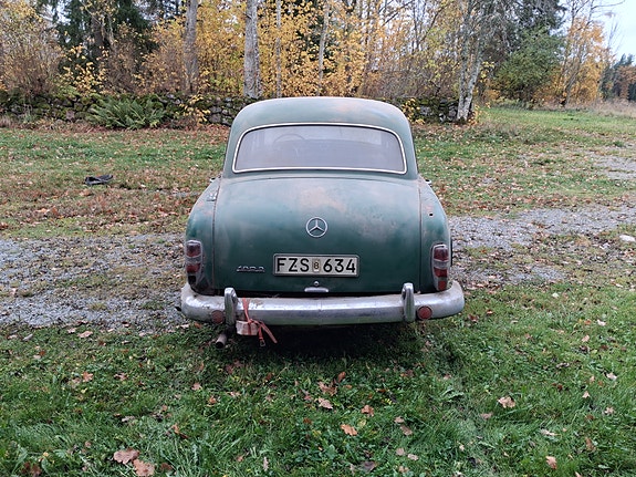 Mercedes-Benz 180 D 17 of 17