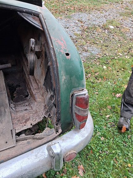 Mercedes-Benz 180 D 12 of 17