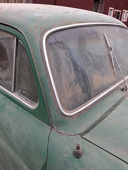 Mercedes-Benz 180 D 7 of 17