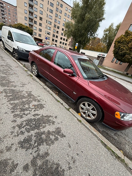 Volvo S60 4 of 6