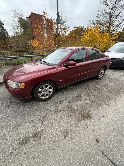 Volvo S60 2 of 6
