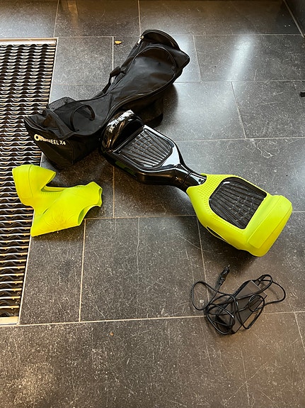 Product image 1 of 2