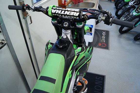 Kawasaki KXF 450 9 of 9