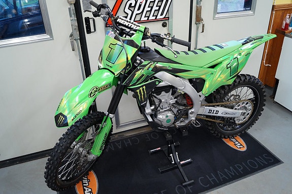 Kawasaki KXF 450 4 of 9