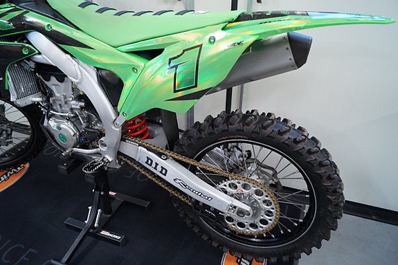 Kawasaki KXF 450 3 of 9