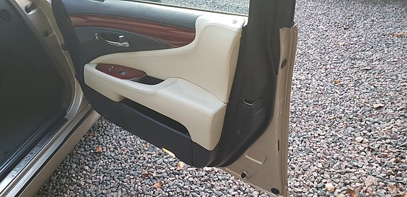 Lexus LS460 22 of 30