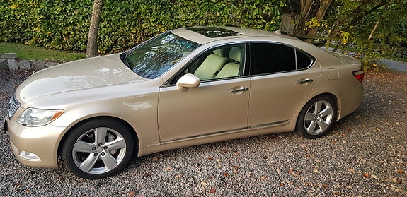 Lexus LS460 4 of 30