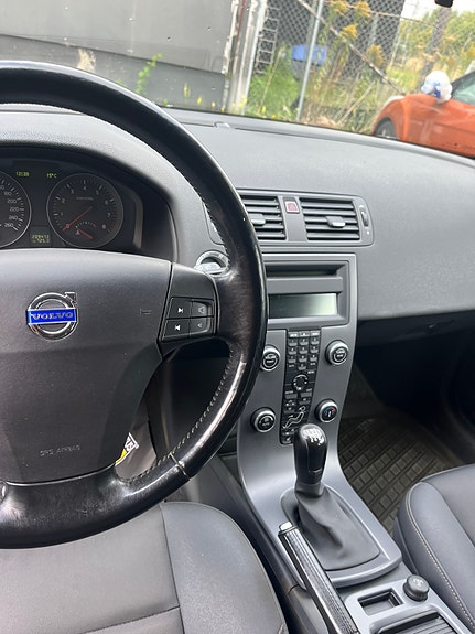 Volvo V50 6 of 9