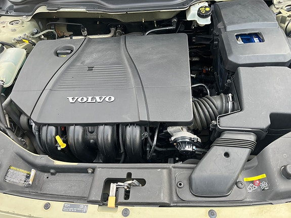 Volvo V50 3 of 9