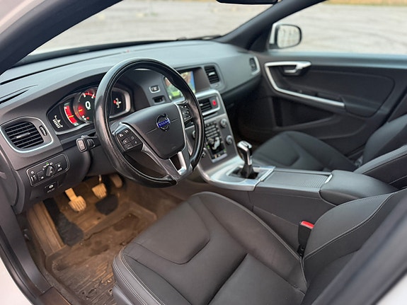 Volvo S60 5 of 7