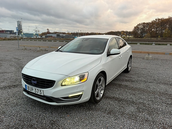 Volvo S60 2 of 7