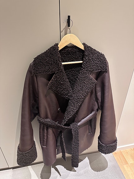 Product image 1 of 7
