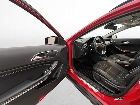 Mercedes-Benz GLA 220 10 of 30