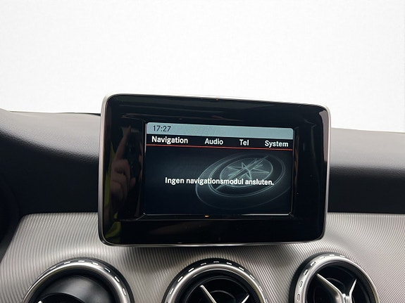 Mercedes-Benz GLA 220 23 of 30