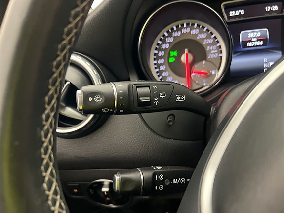 Mercedes-Benz GLA 220 16 of 30
