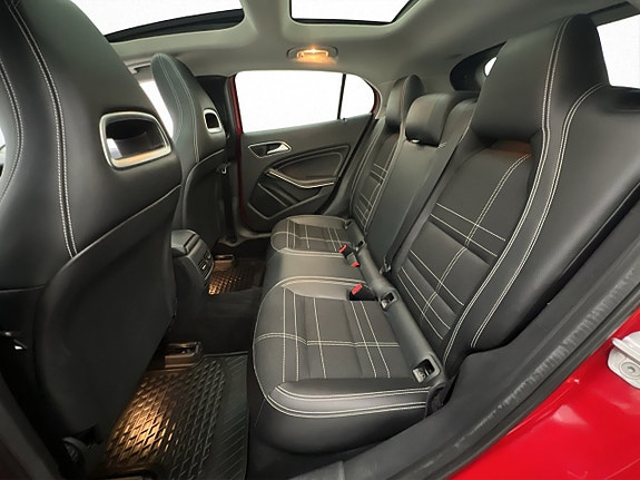 Mercedes-Benz GLA 220 29 of 30