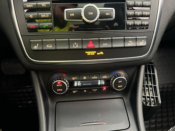 Mercedes-Benz GLA 220 25 of 30