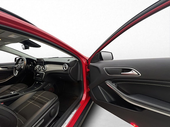 Mercedes-Benz GLA 220 28 of 30