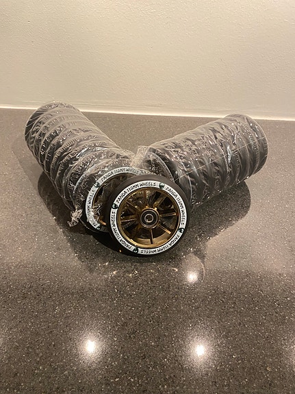 Product image 1 of 6