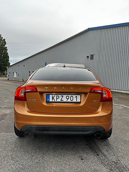 Volvo S60 3 of 12