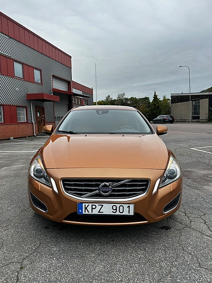 Volvo S60 8 of 12
