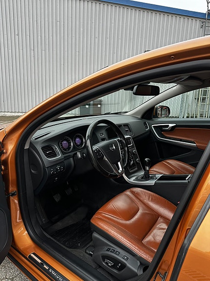 Volvo S60 7 of 12